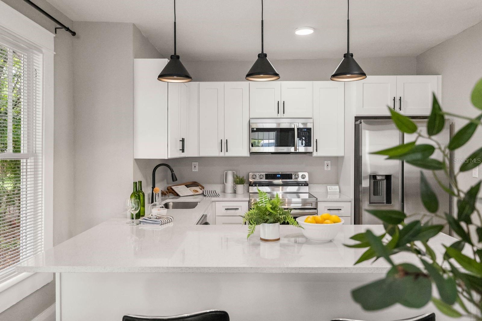 1010 E LAKE AVE, TAMPA, FL, 33605