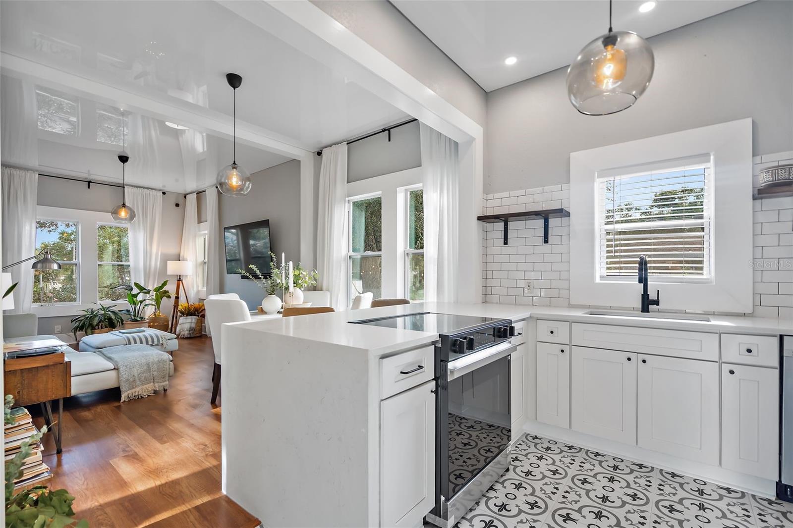 4649 QUEENSBORO AVE S, ST PETERSBURG, FL, 33711