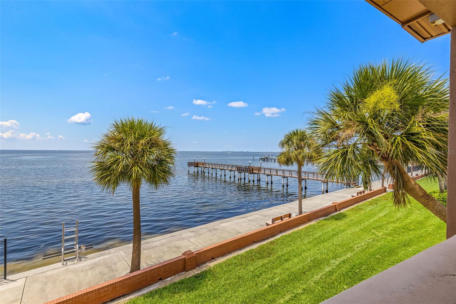 650 PINELLAS POINT DR S #218, ST PETERSBURG, FL, 33705