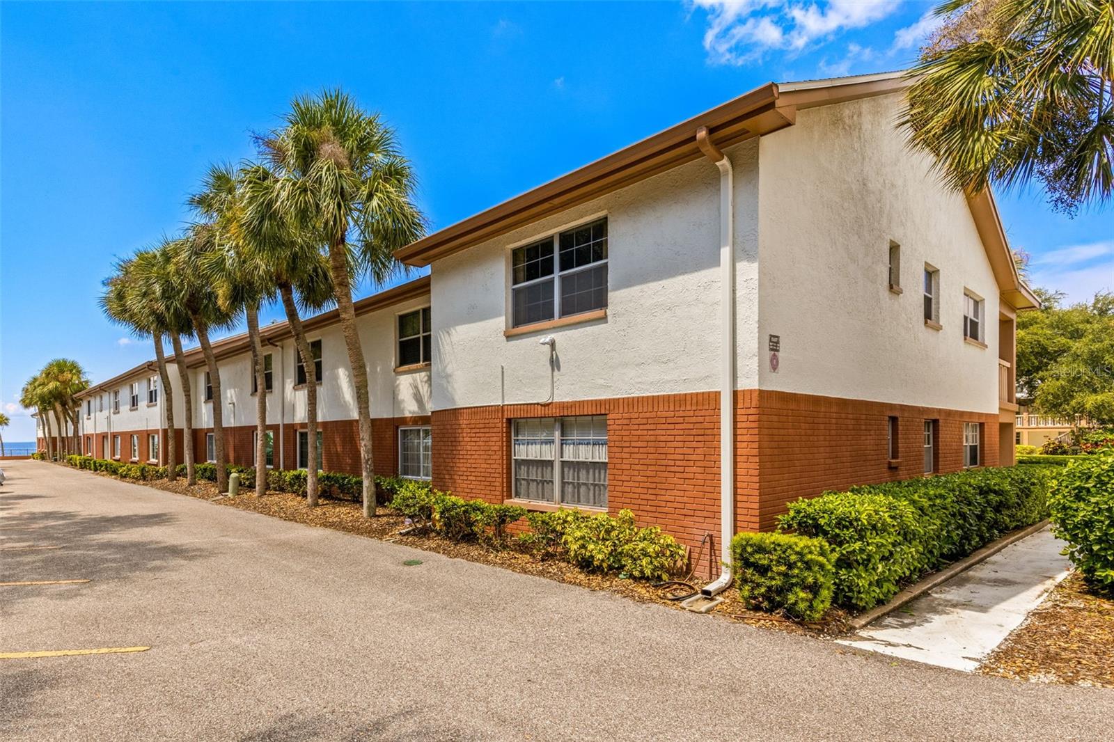 650 PINELLAS POINT DR S #218, ST PETERSBURG, FL, 33705