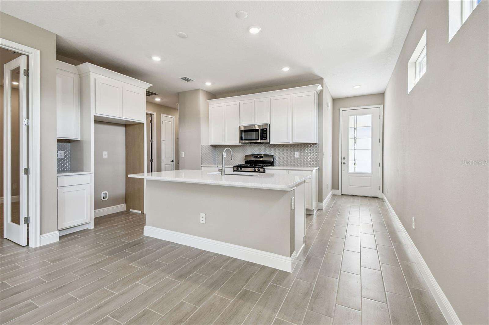 3766 NANDINA CIR, SUN CITY CENTER, FL, 33573