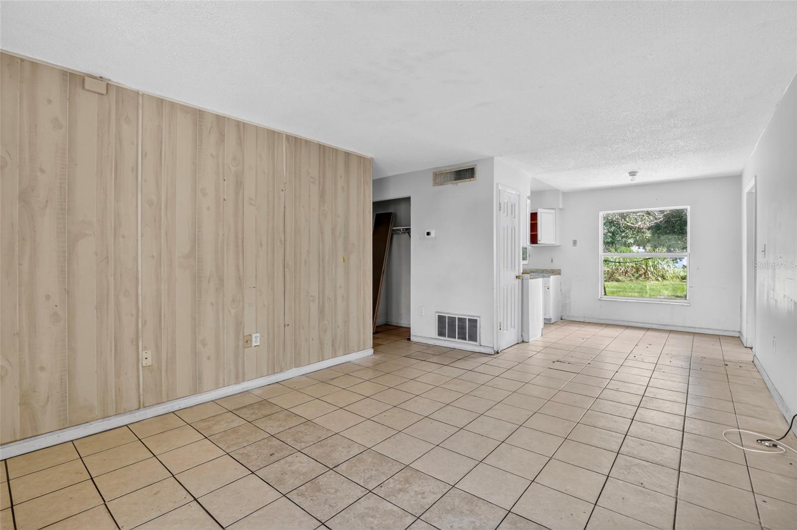 2005 HARTWELL AVE, SANFORD, FL, 32771