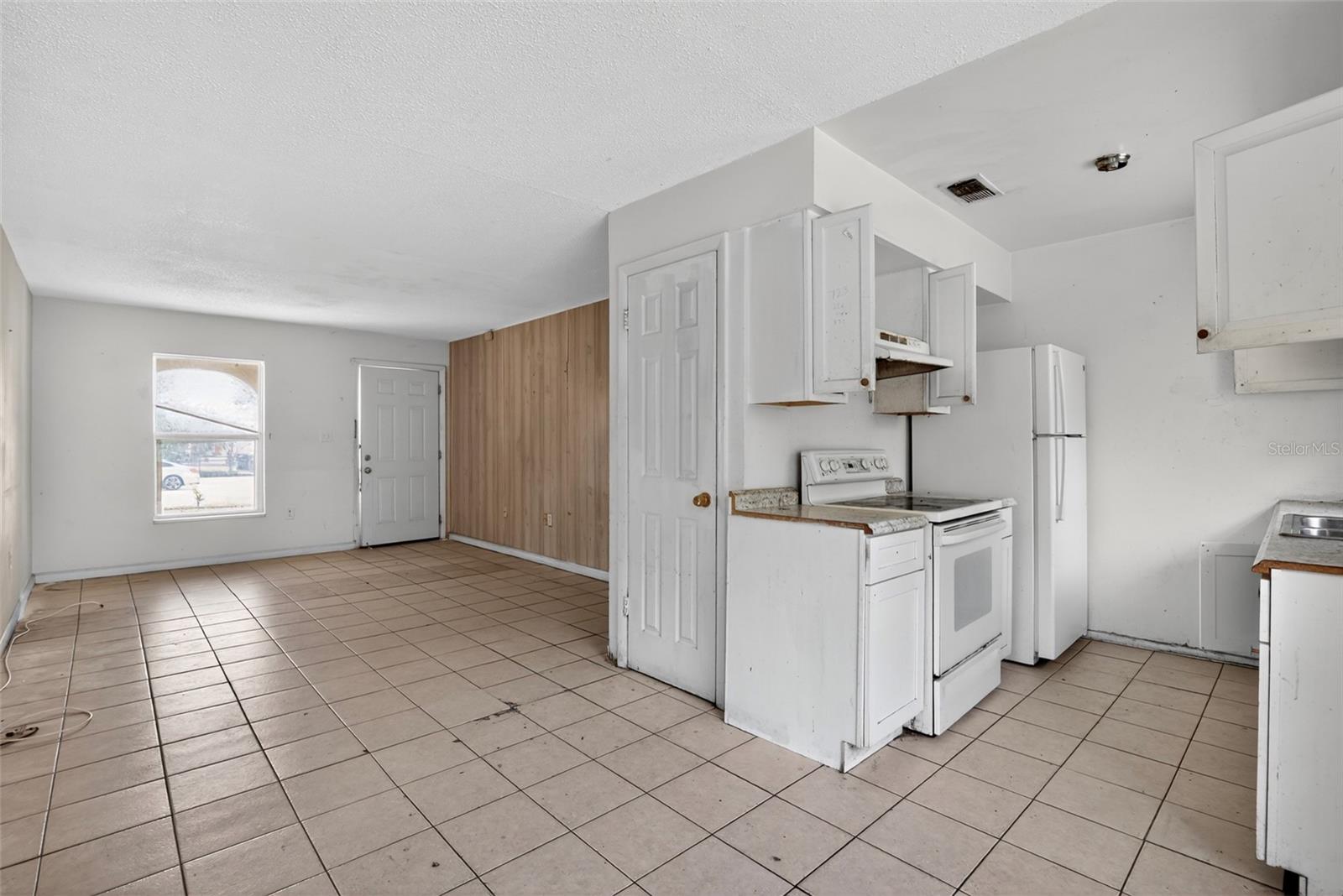 2005 HARTWELL AVE, SANFORD, FL, 32771