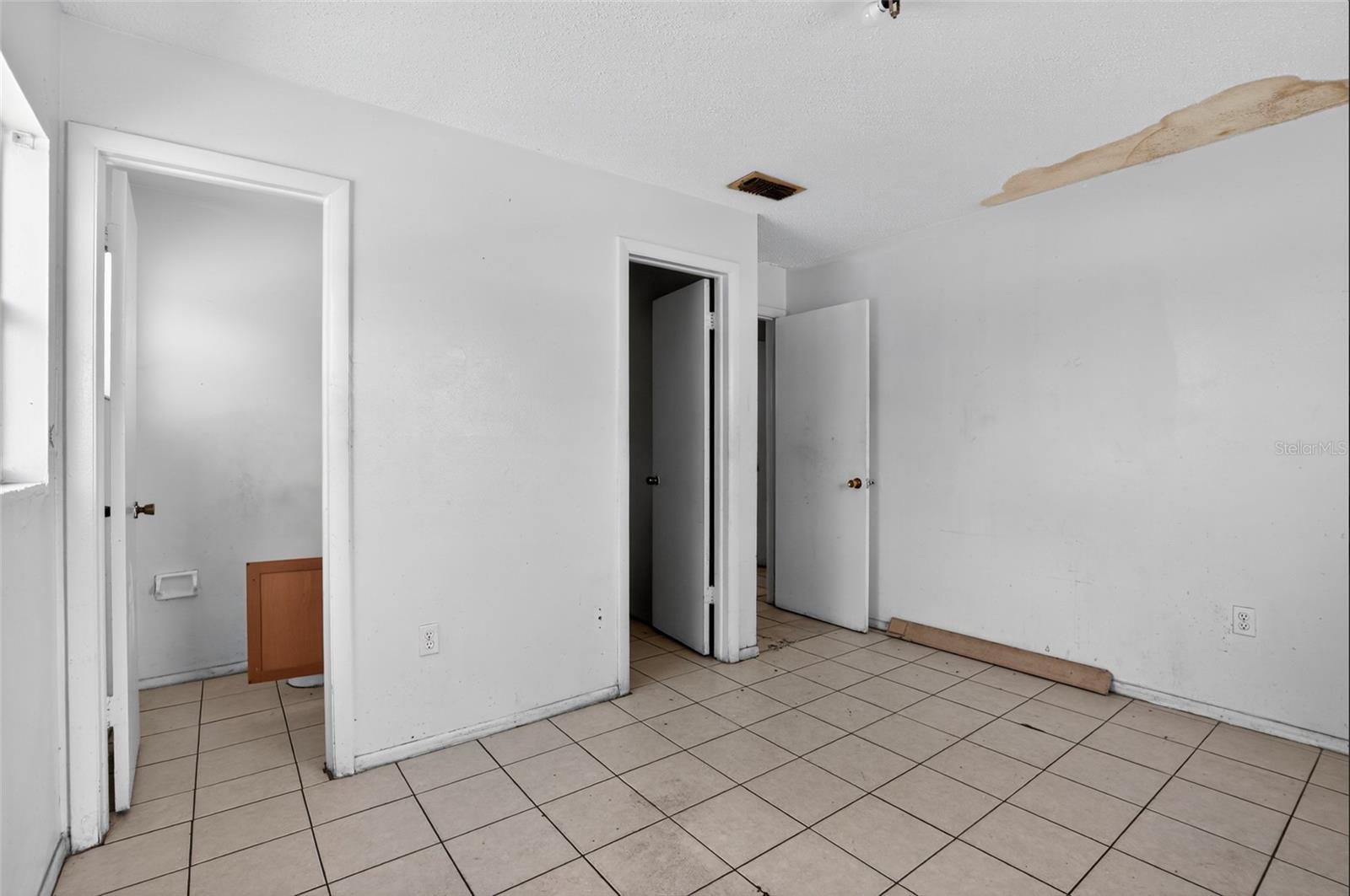 2005 HARTWELL AVE, SANFORD, FL, 32771