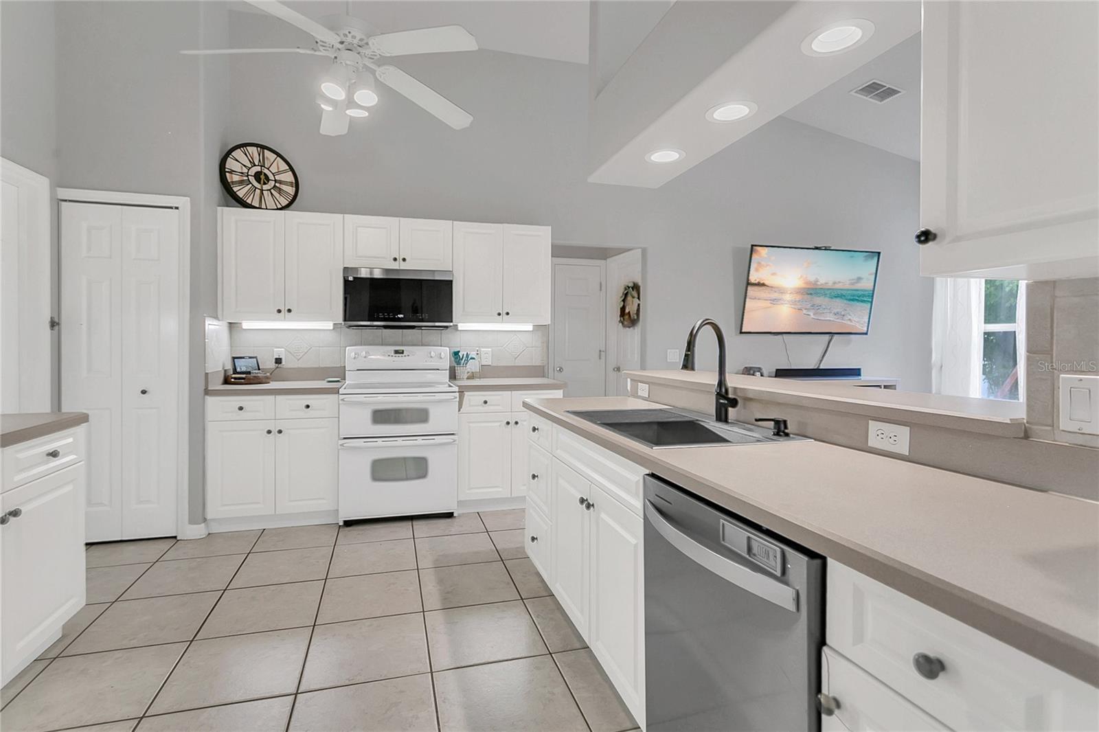 1142 KERWOOD CIR, OVIEDO, FL, 32765