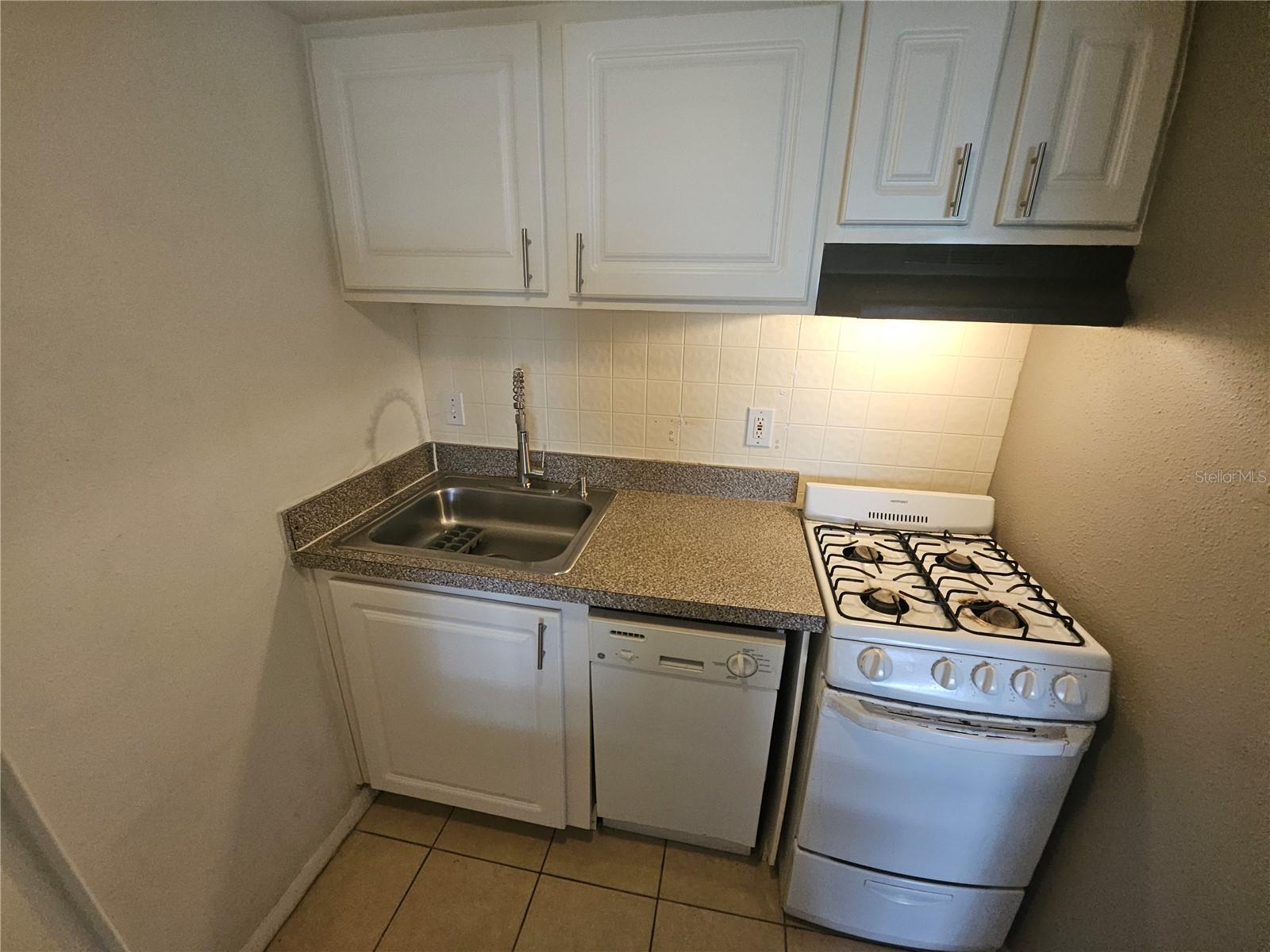 O6343655 Property Photo