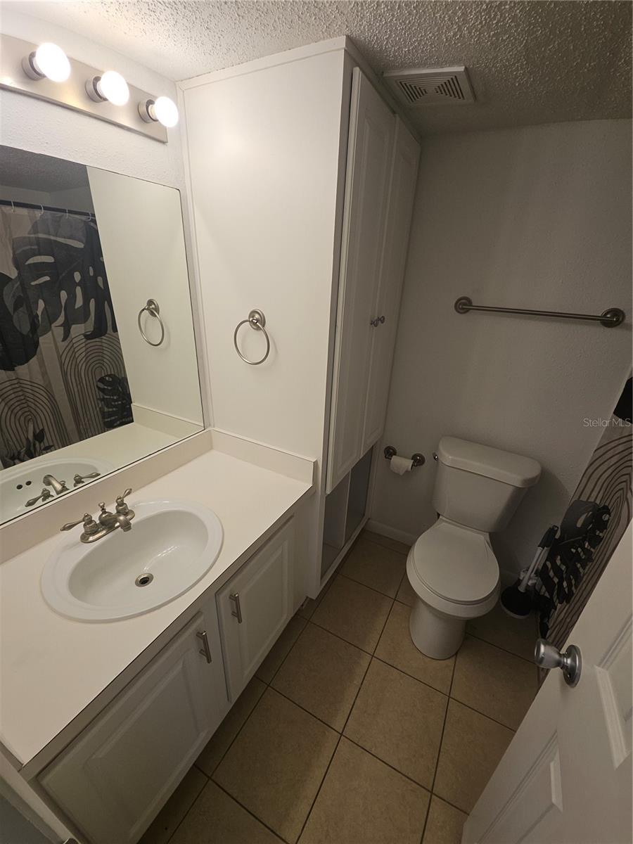 O6343655 Property Photo