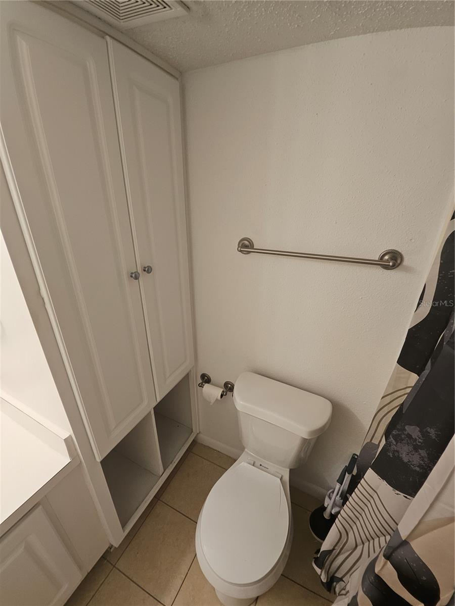 O6343655 Property Photo