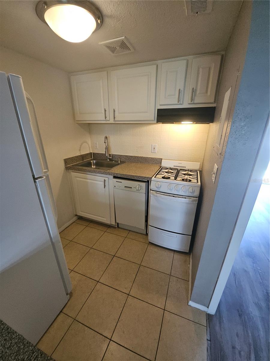 O6343655 Property Photo