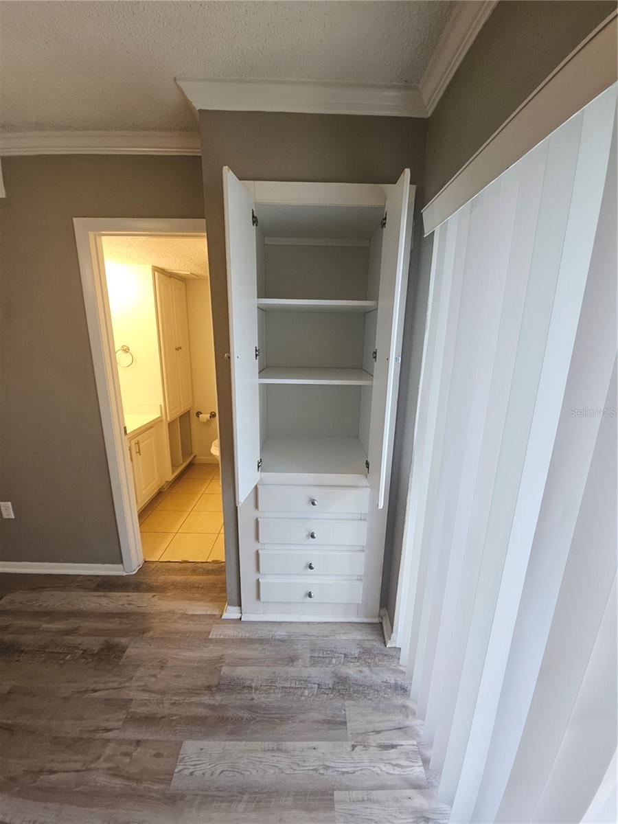 O6343655 Property Photo