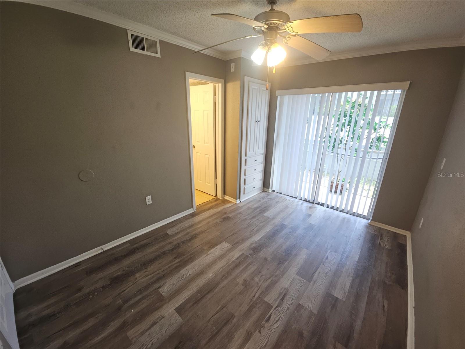 O6343655 Property Photo