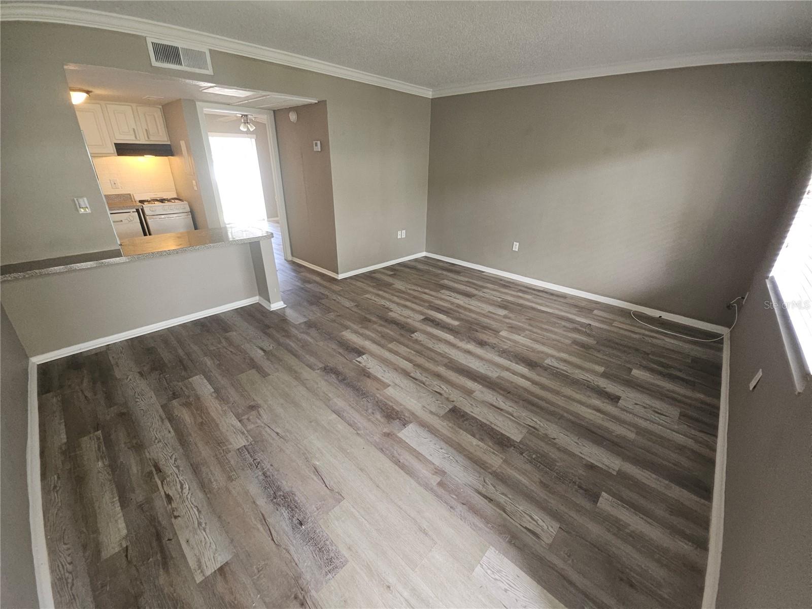 O6343655 Property Photo