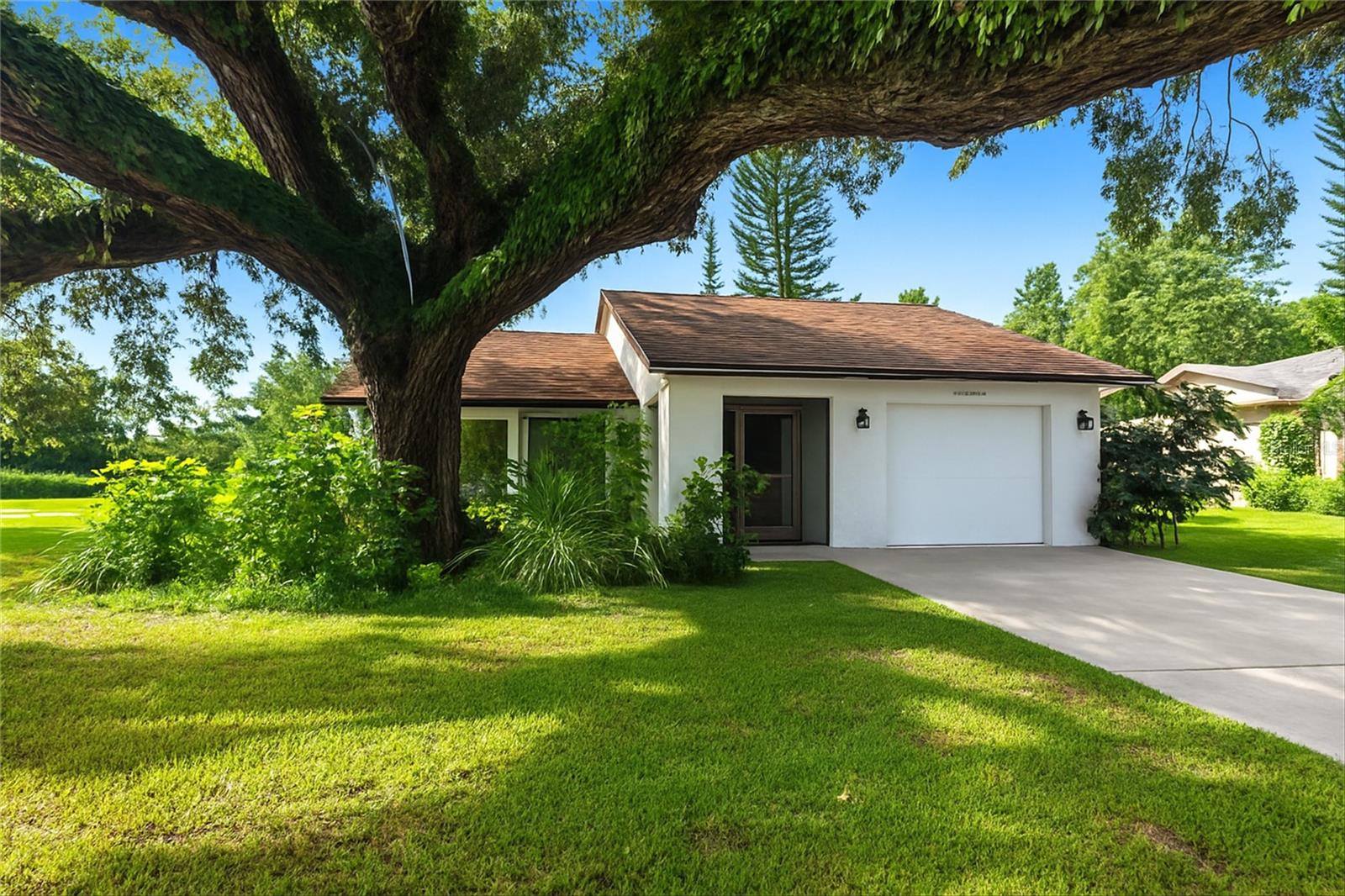 5846 DEER HOLLOW LN E, SARASOTA, FL, 34232