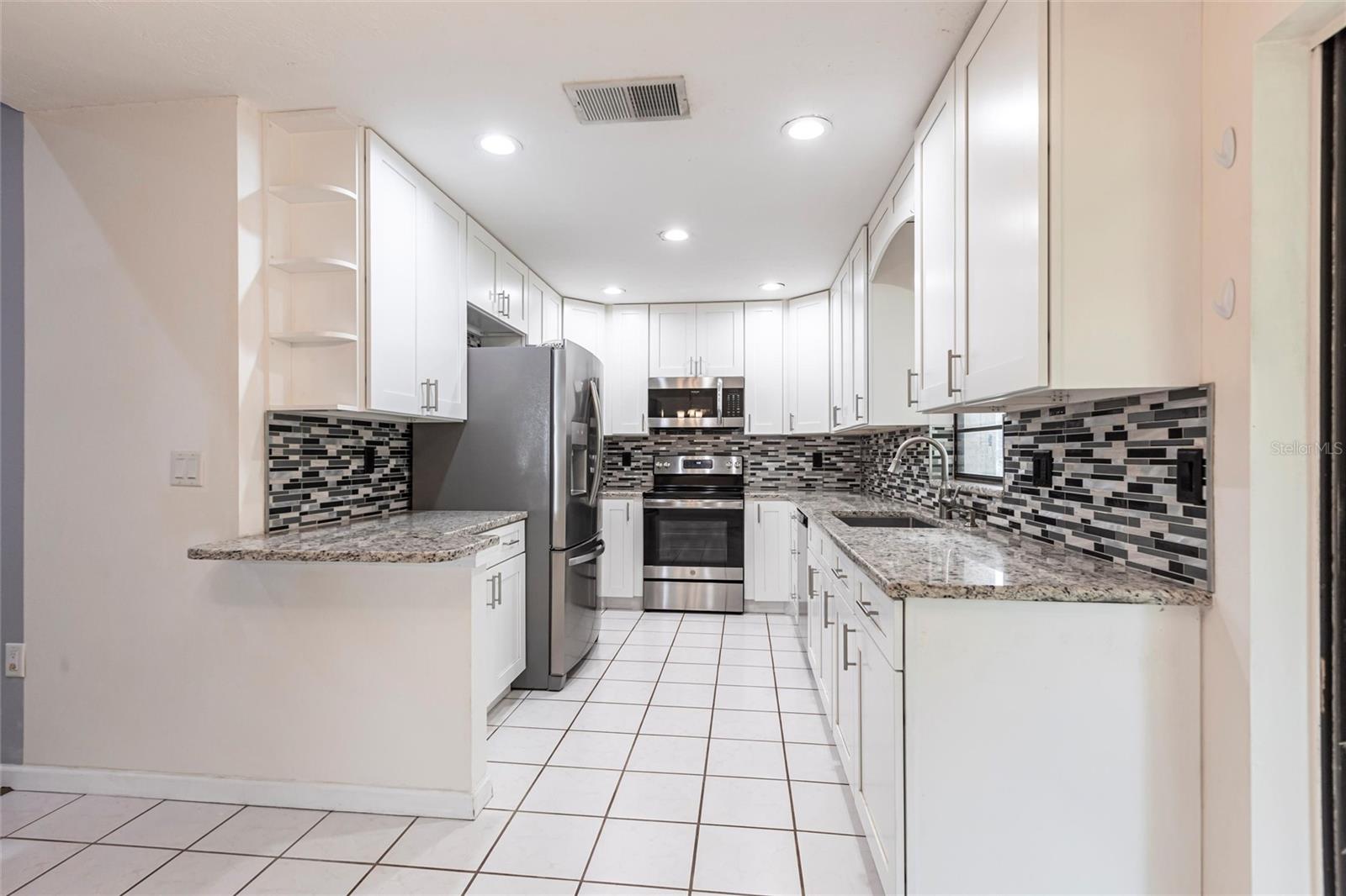 5846 DEER HOLLOW LN E, SARASOTA, FL, 34232