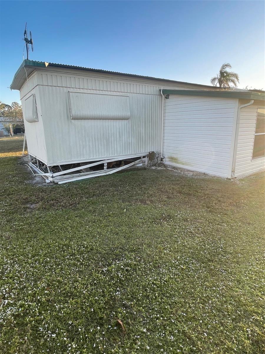 TB8426927 Property Photo