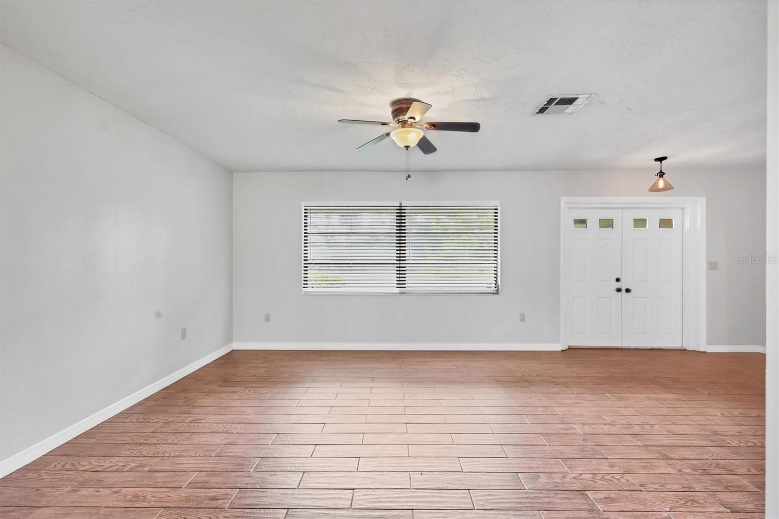 A4664893 Property Photo