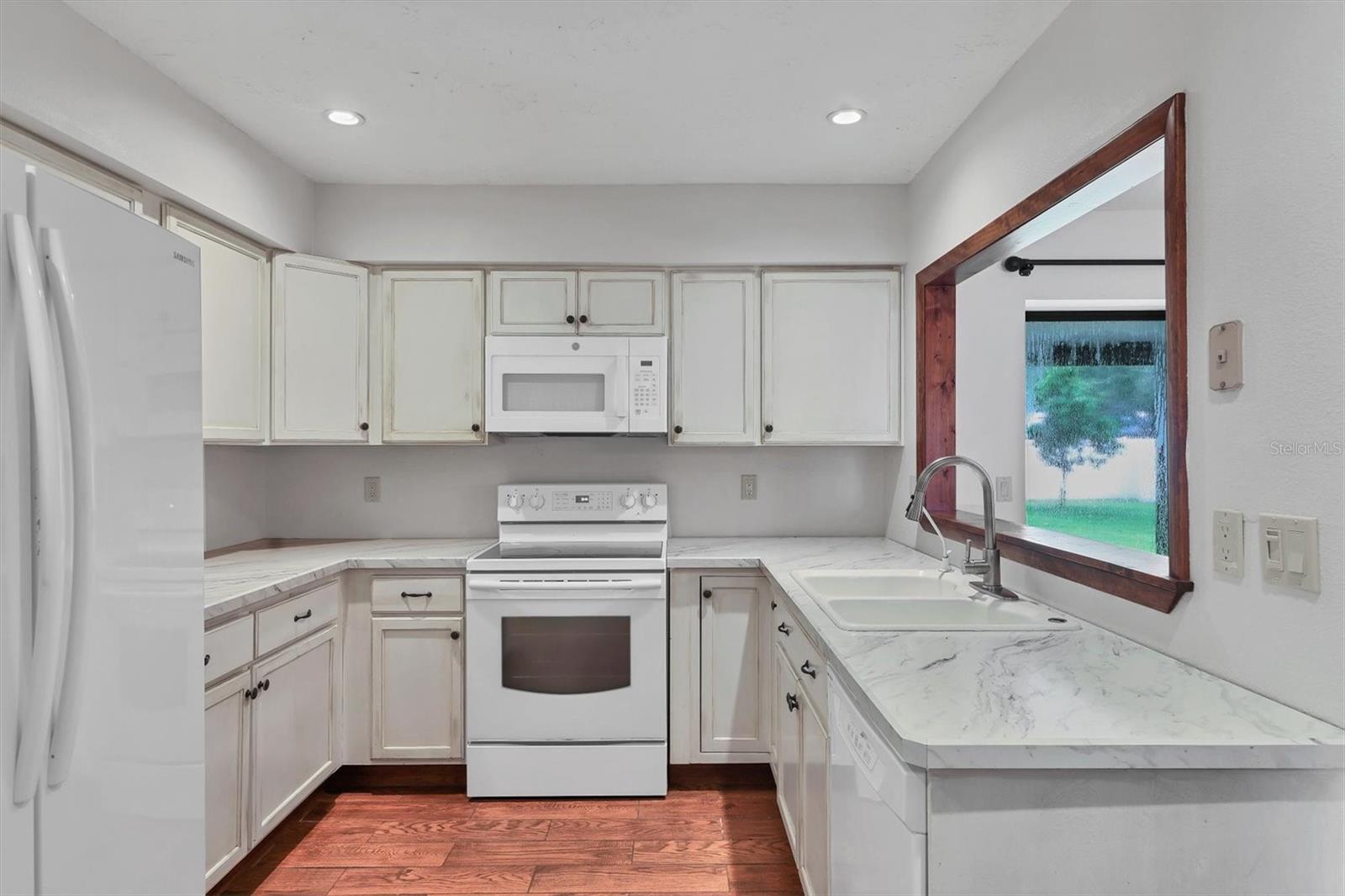 A4664893 Property Photo