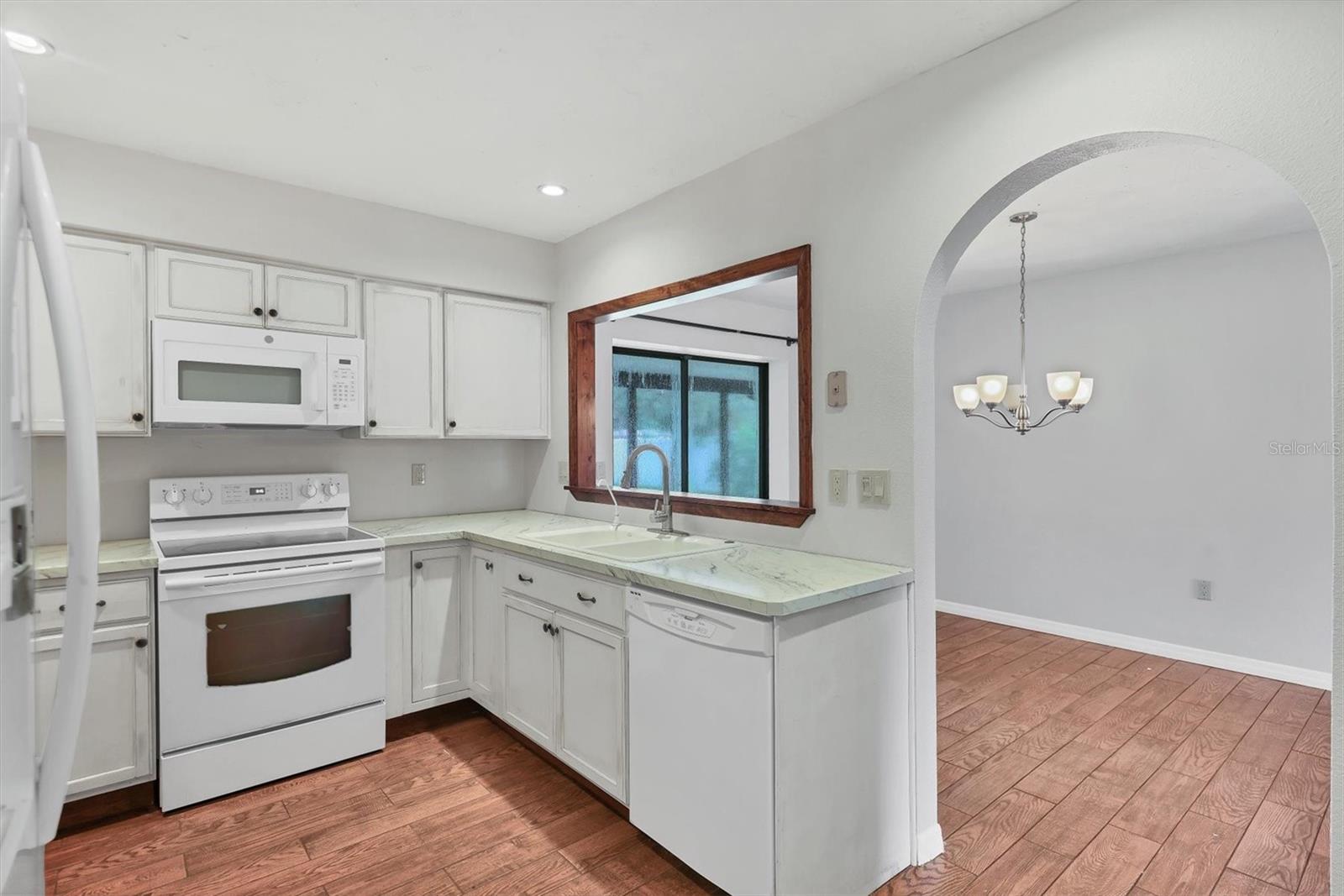 A4664893 Property Photo