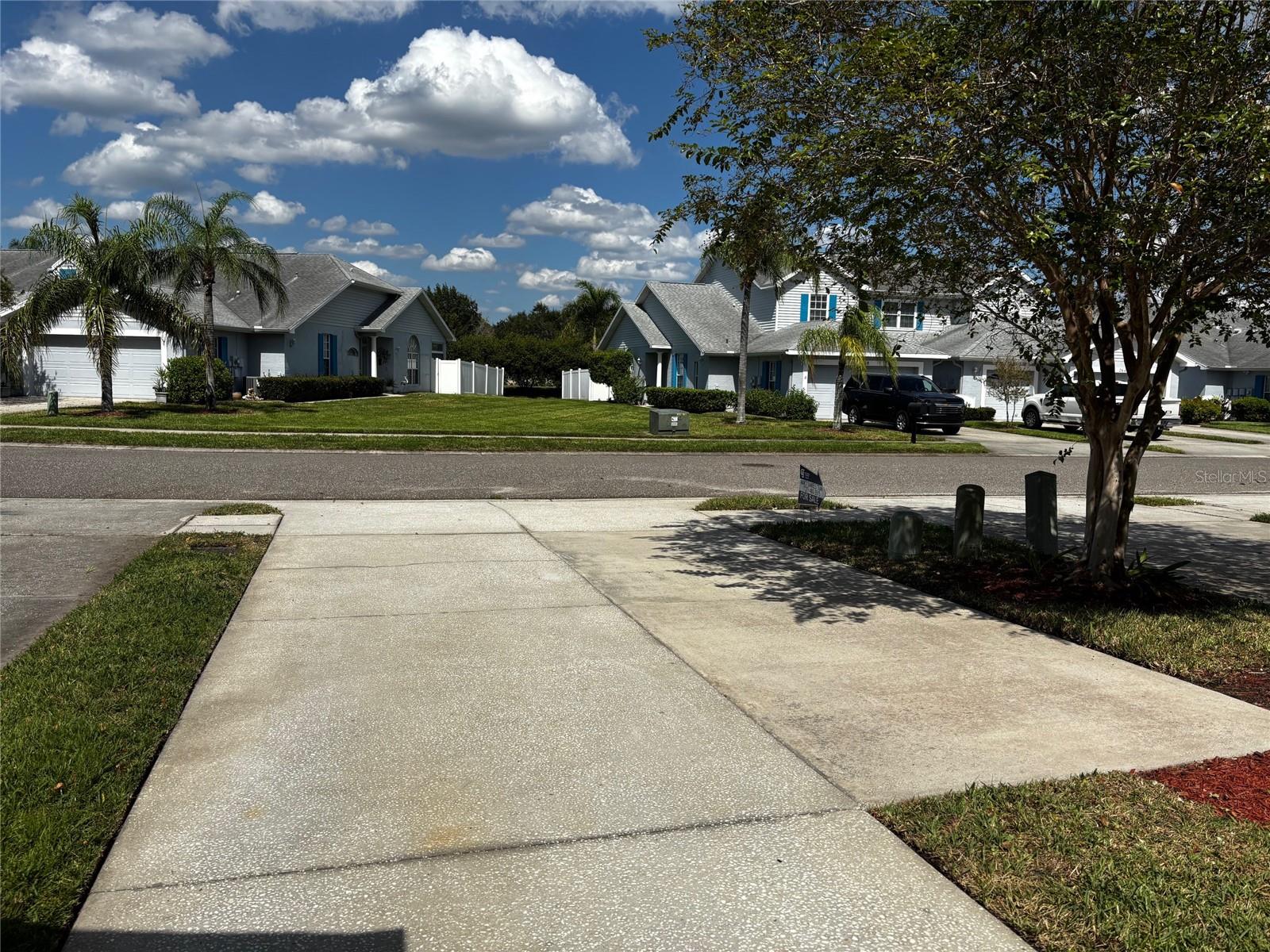 Oversized Driveway!