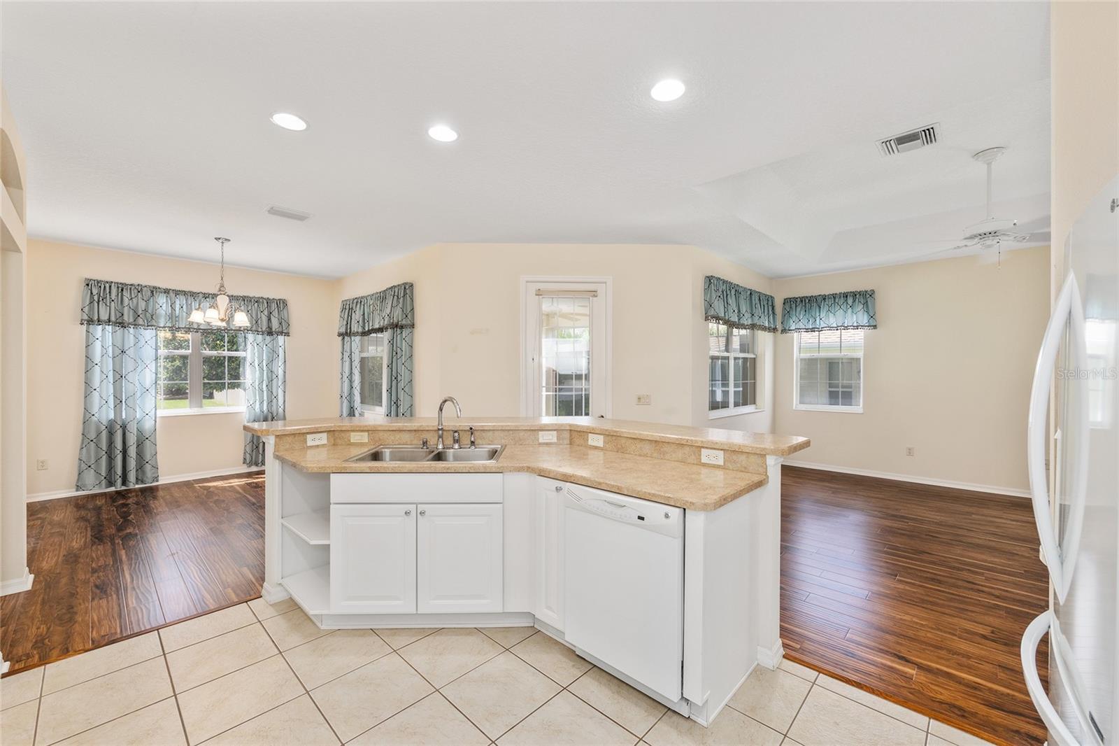 635 ALLENWOOD LOOP, THE VILLAGES, FL, 32162