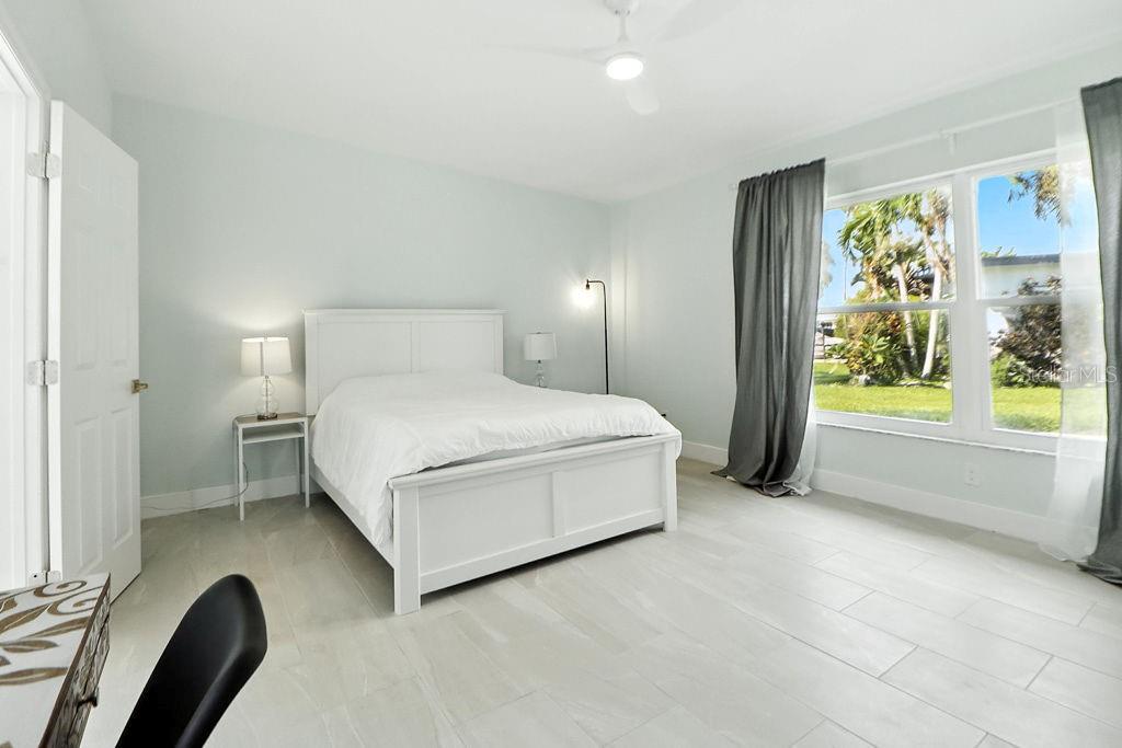 TB8427022 Property Photo