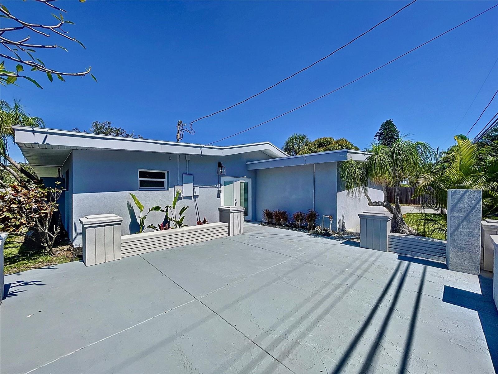 TB8427022 Property Photo