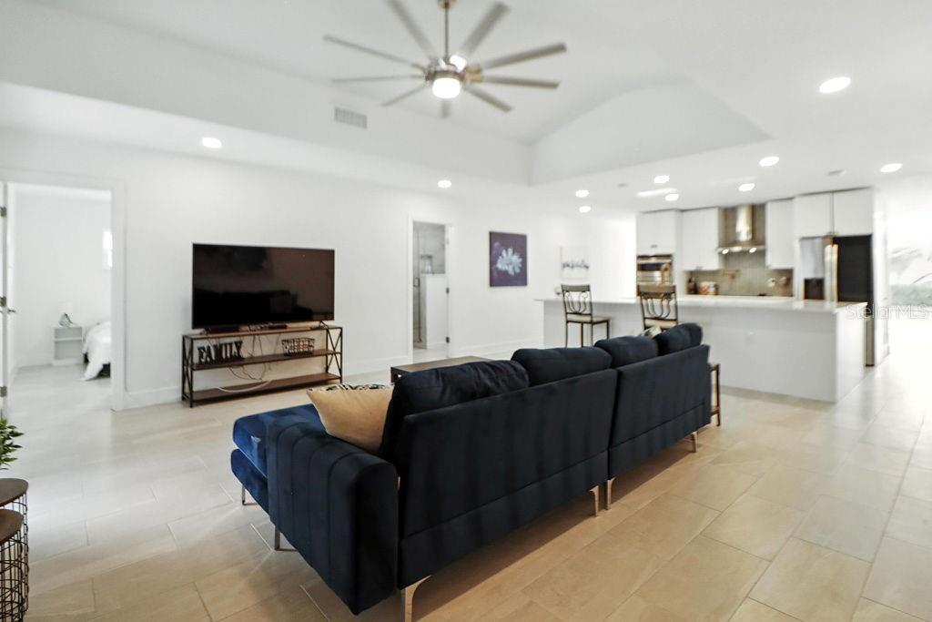 TB8427022 Property Photo