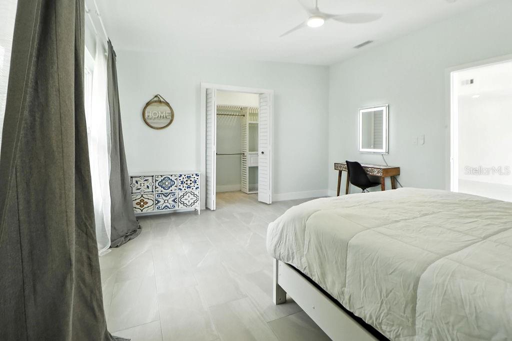 TB8427022 Property Photo