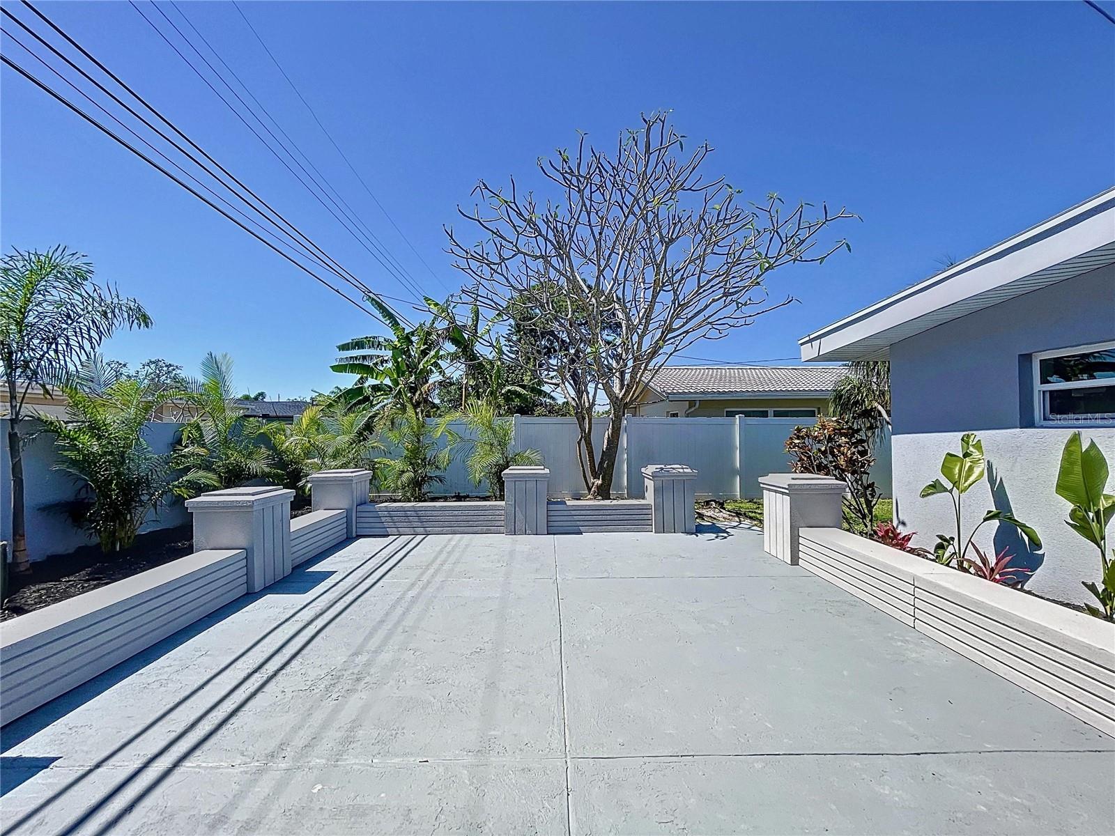 TB8427022 Property Photo