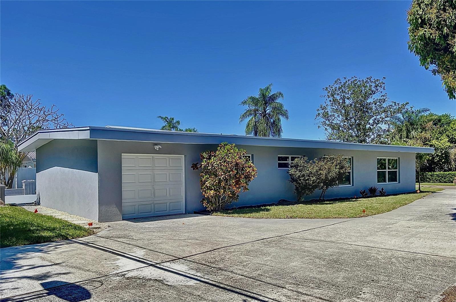 TB8427022 Property Photo