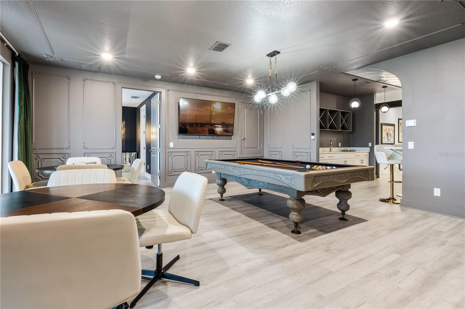 O6343881 Property Photo