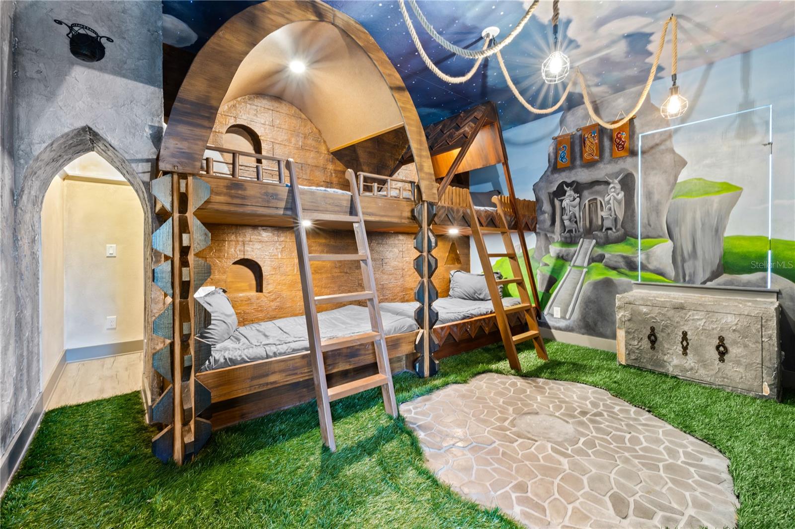 O6343881 Property Photo