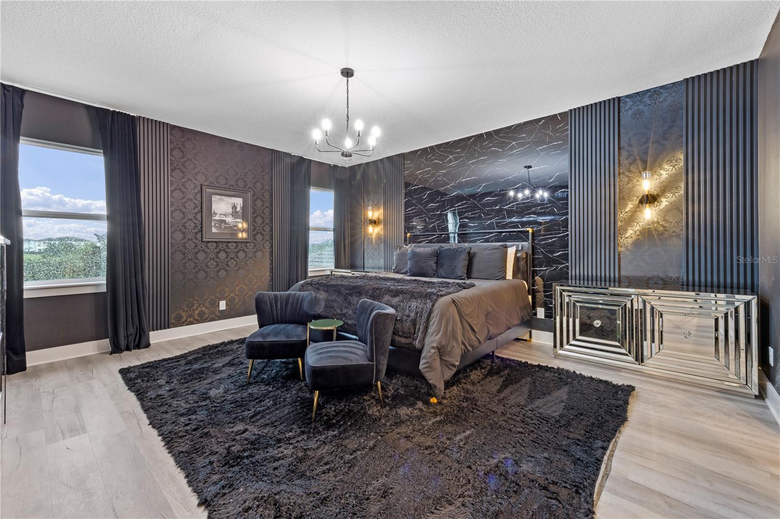 O6343881 Property Photo