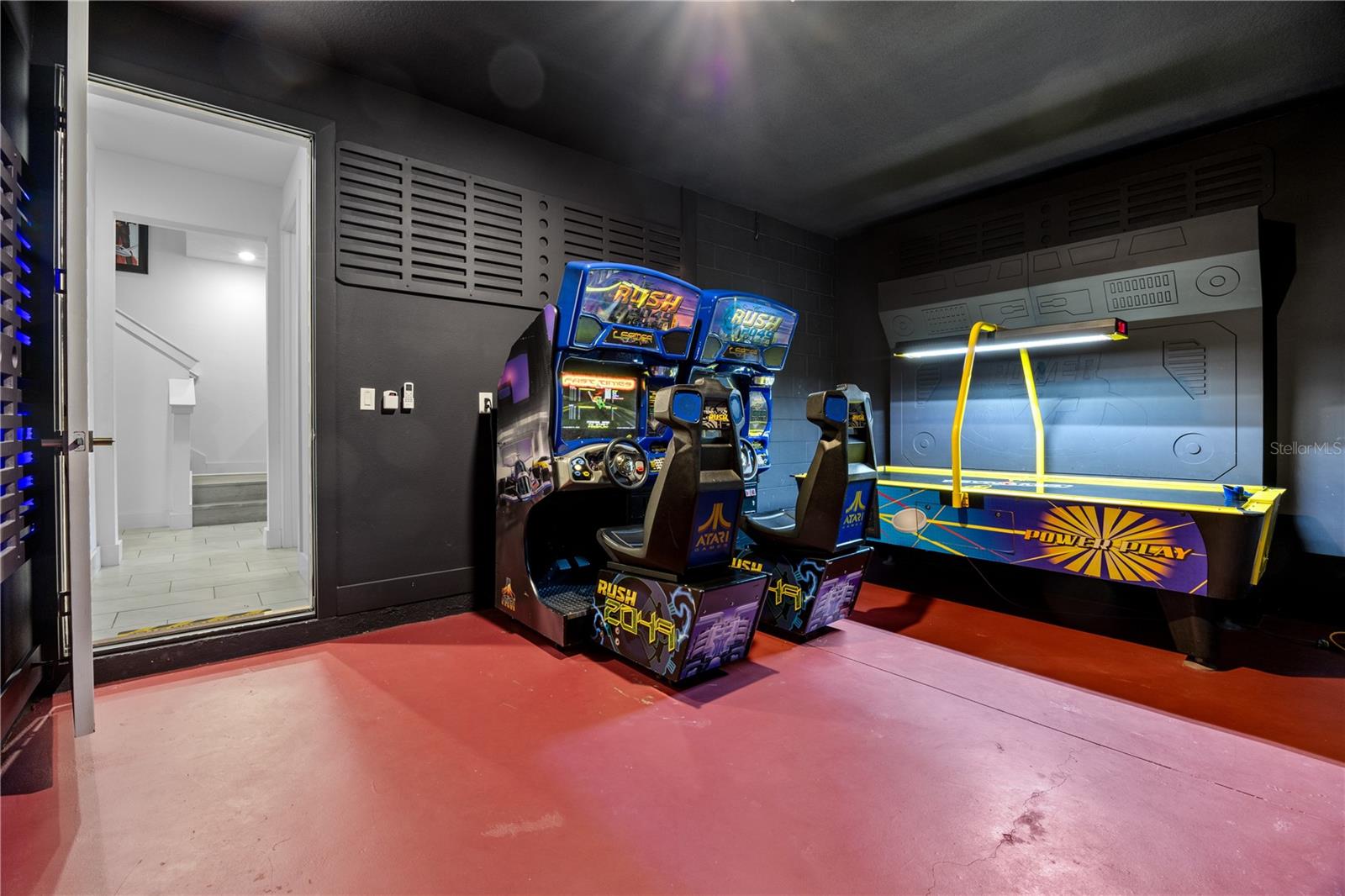 O6343881 Property Photo