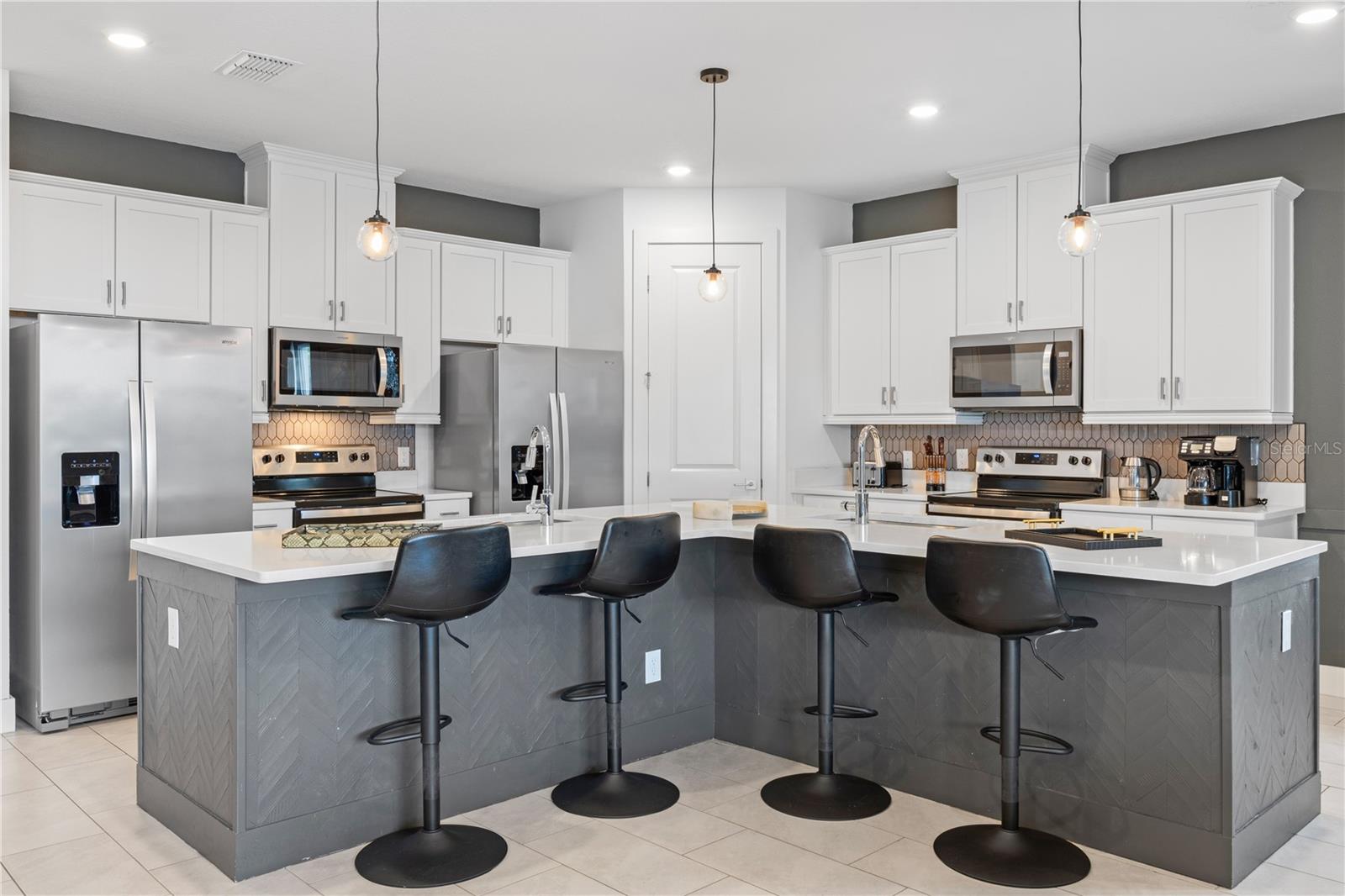 O6343881 Property Photo