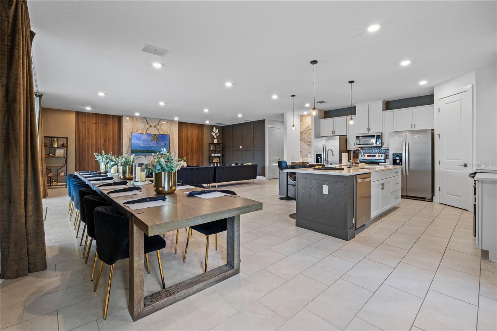 O6343881 Property Photo