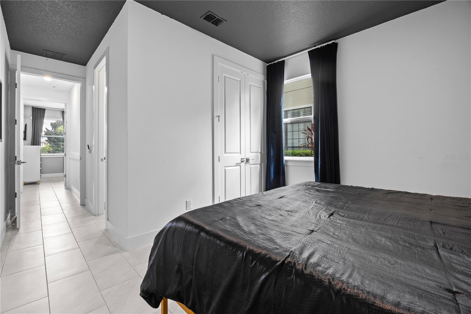 O6343881 Property Photo