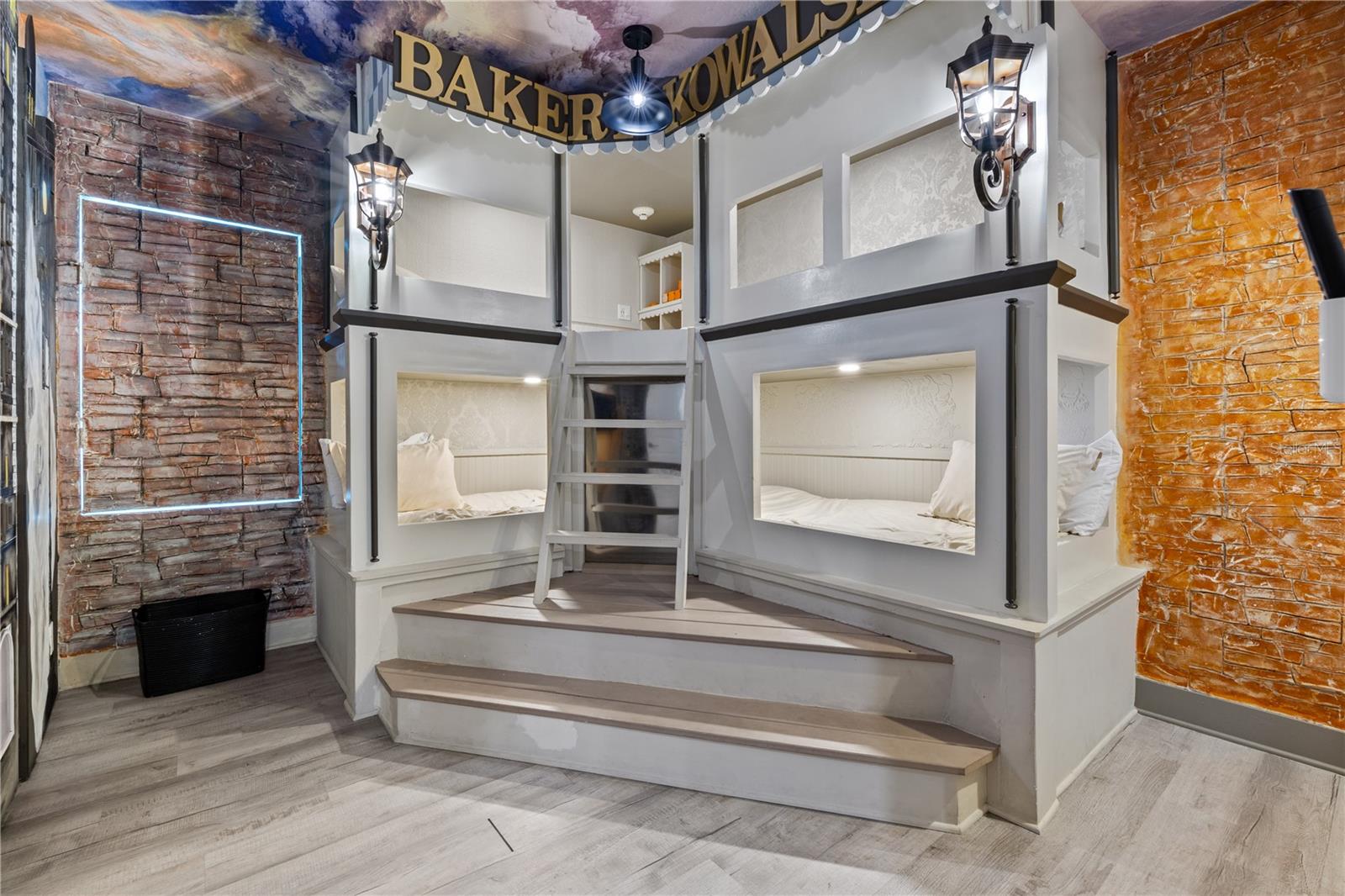 O6343881 Property Photo