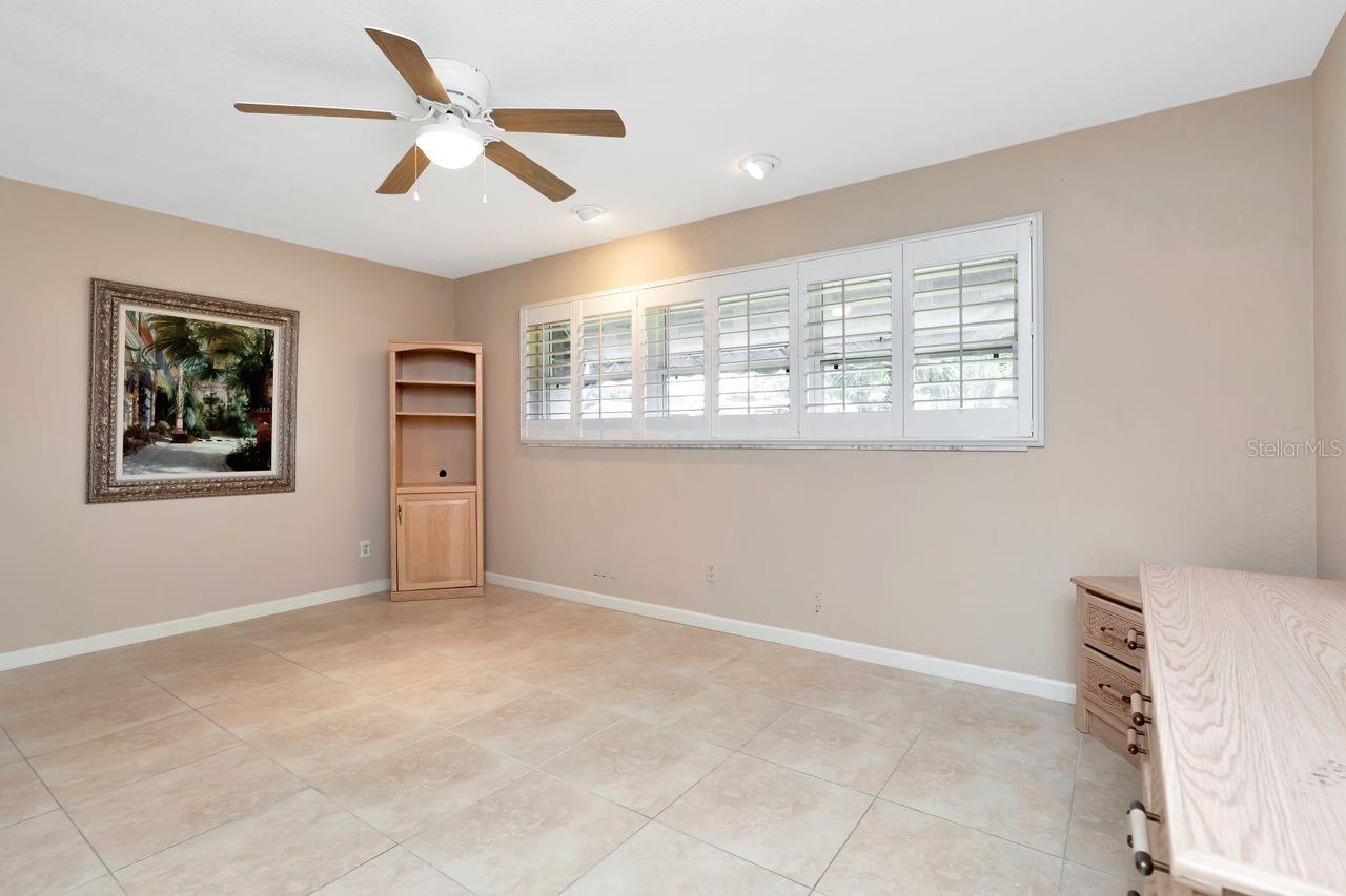 1113 45TH AVE NE, ST PETERSBURG, FL, 33703