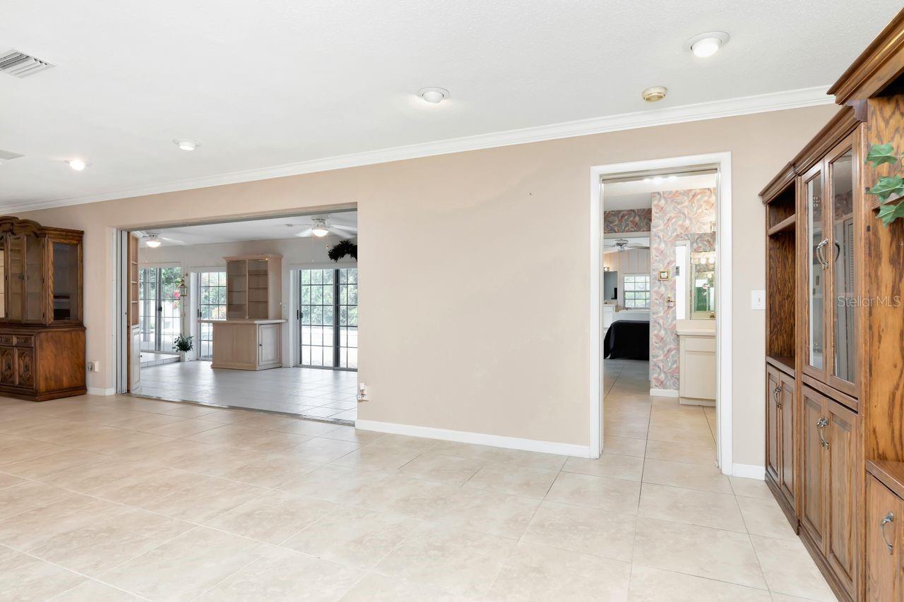 1113 45TH AVE NE, ST PETERSBURG, FL, 33703