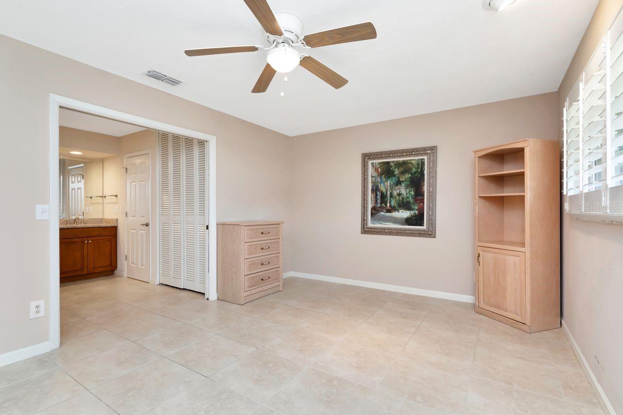 1113 45TH AVE NE, ST PETERSBURG, FL, 33703