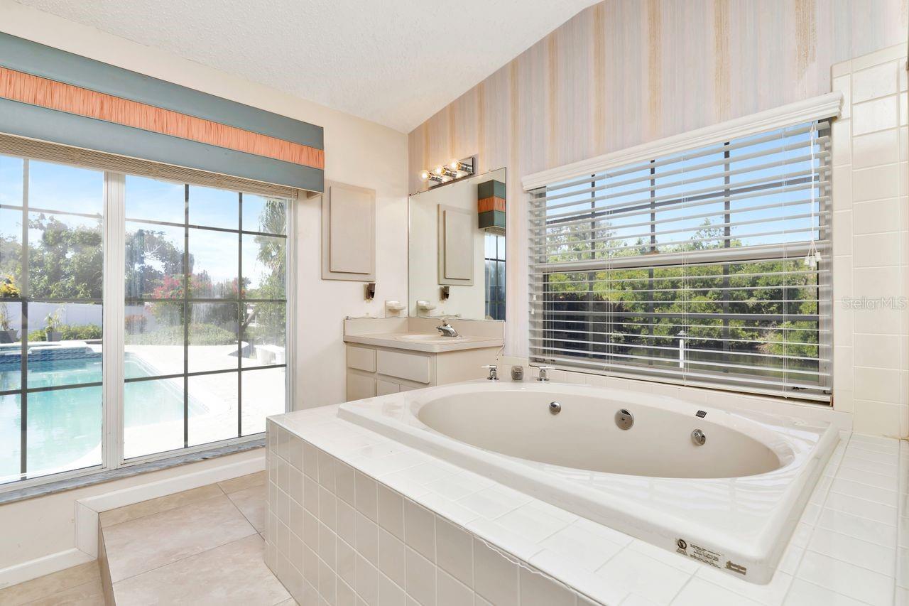 1113 45TH AVE NE, ST PETERSBURG, FL, 33703