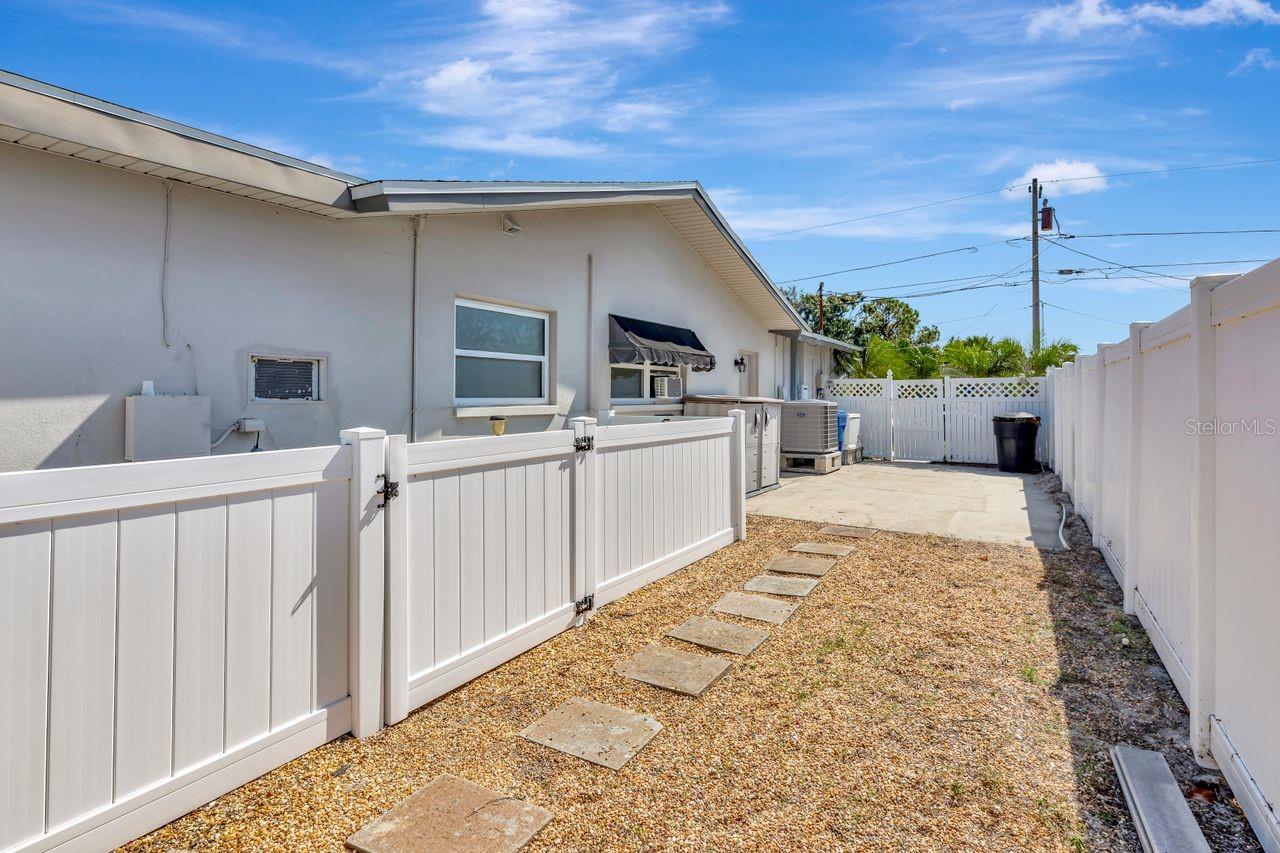 1113 45TH AVE NE, ST PETERSBURG, FL, 33703