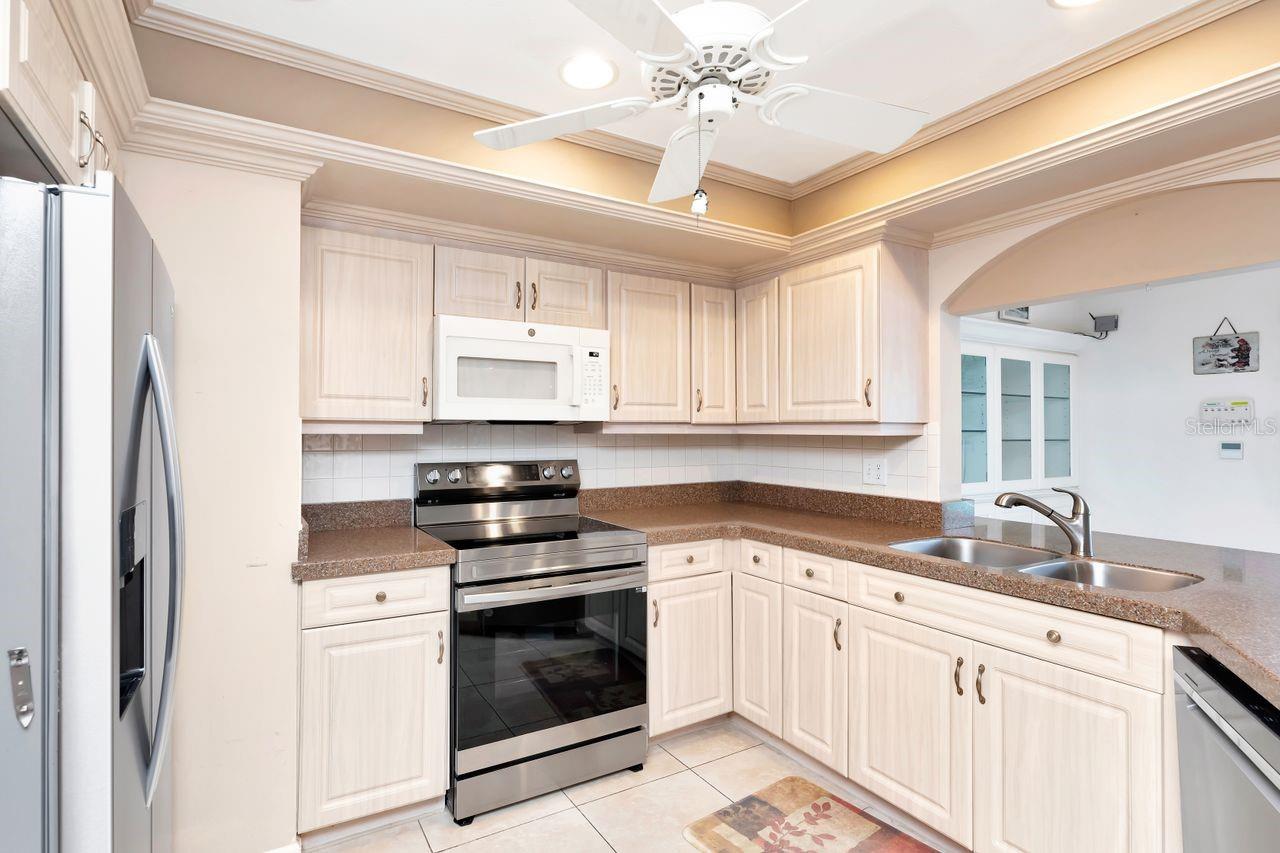 1113 45TH AVE NE, ST PETERSBURG, FL, 33703