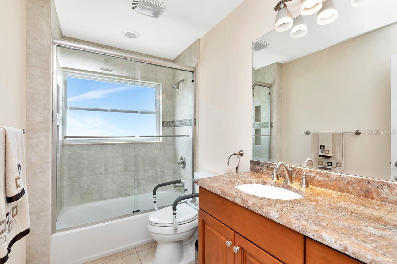 1113 45TH AVE NE, ST PETERSBURG, FL, 33703