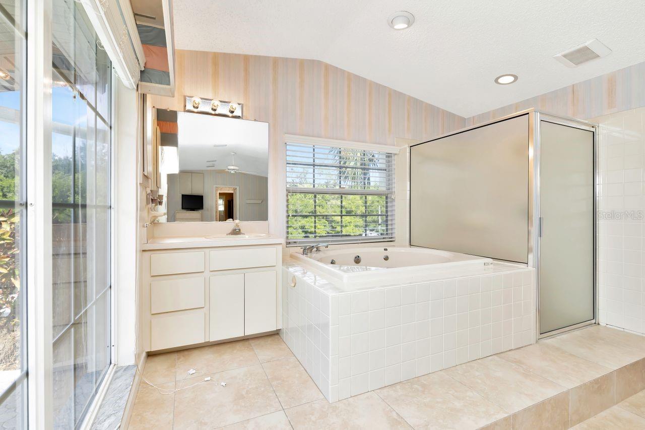 1113 45TH AVE NE, ST PETERSBURG, FL, 33703