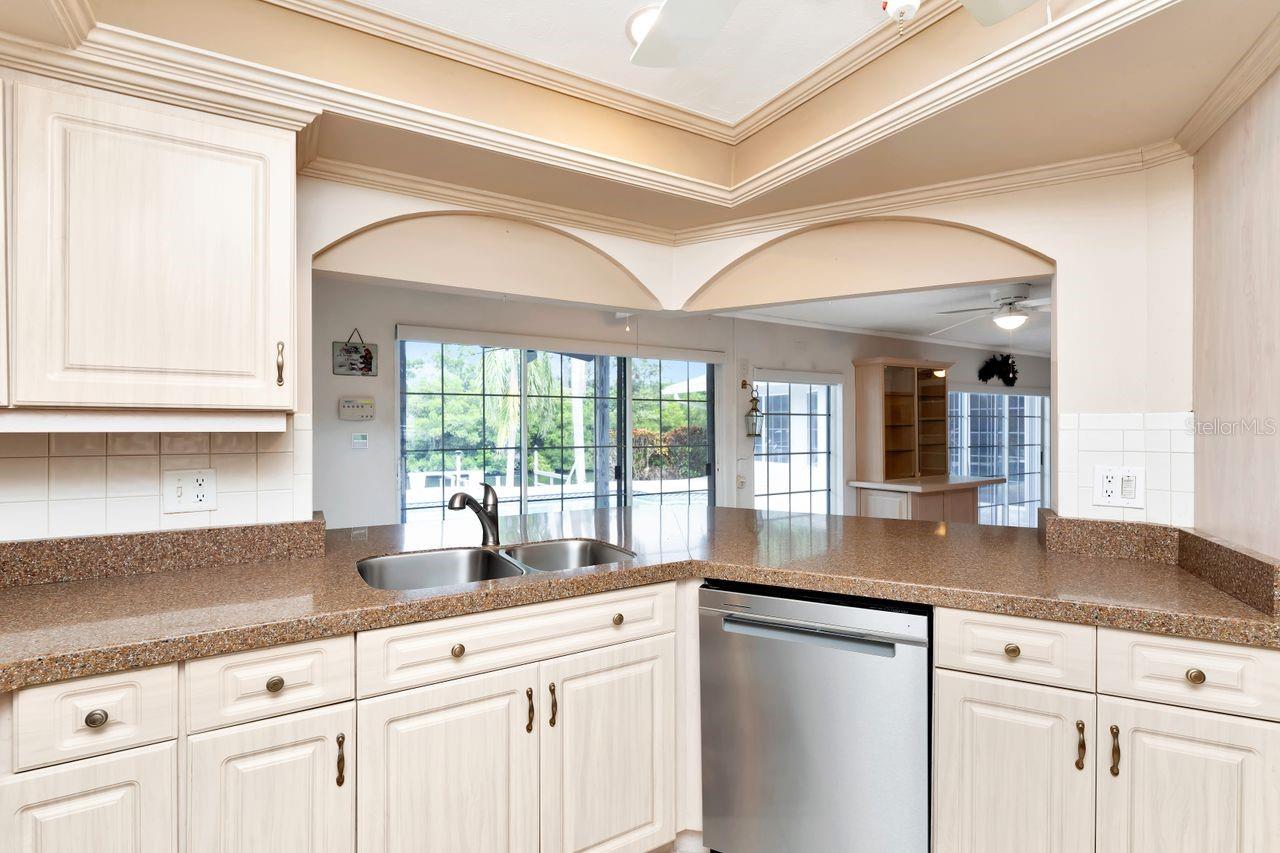 1113 45TH AVE NE, ST PETERSBURG, FL, 33703