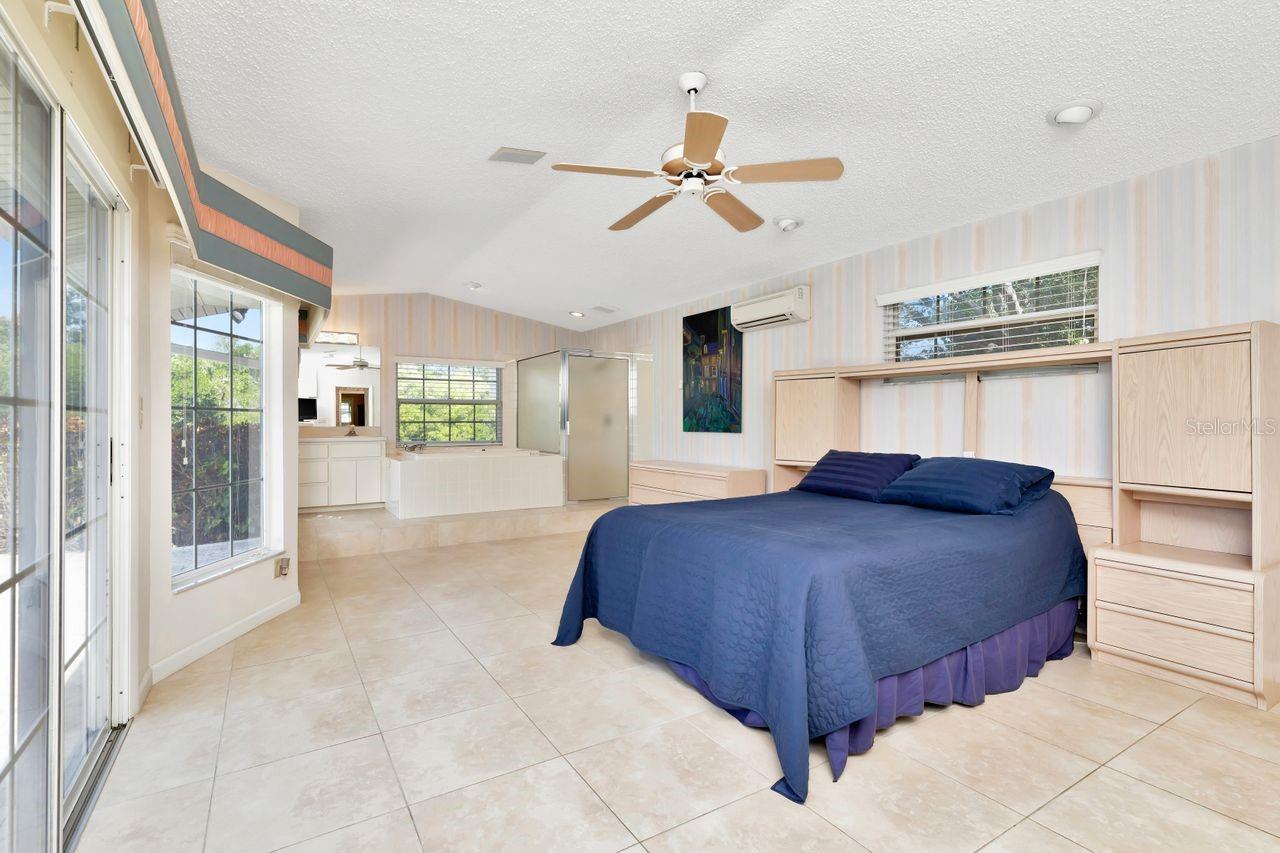 1113 45TH AVE NE, ST PETERSBURG, FL, 33703