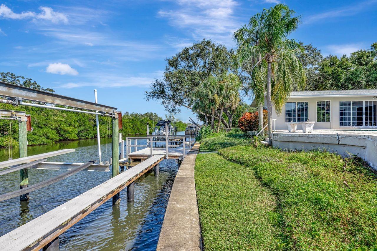 1113 45TH AVE NE, ST PETERSBURG, FL, 33703