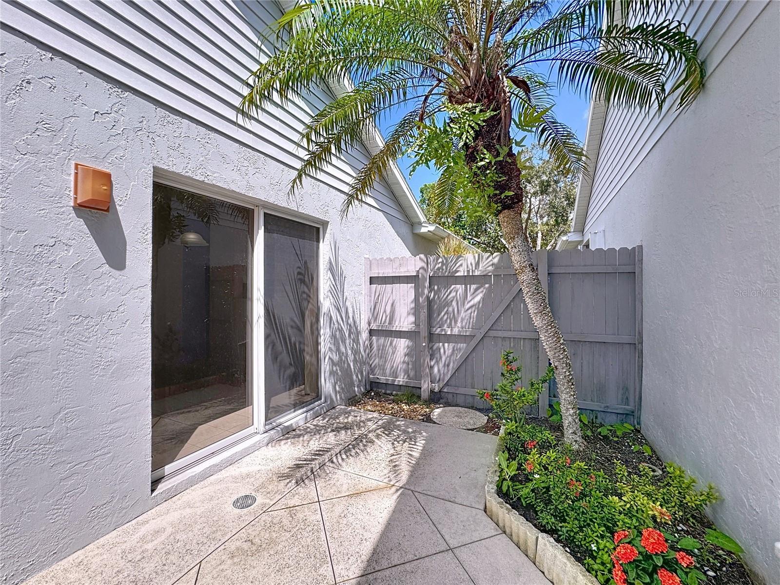 677 IRONWOOD CIR #104, VENICE, FL, 34292